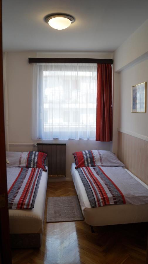 Apartment Sinko - Free Garage Parking, Central, 2 Bedrooms 4 Single Beds, Flexi Check-Out Budapesta Exterior foto