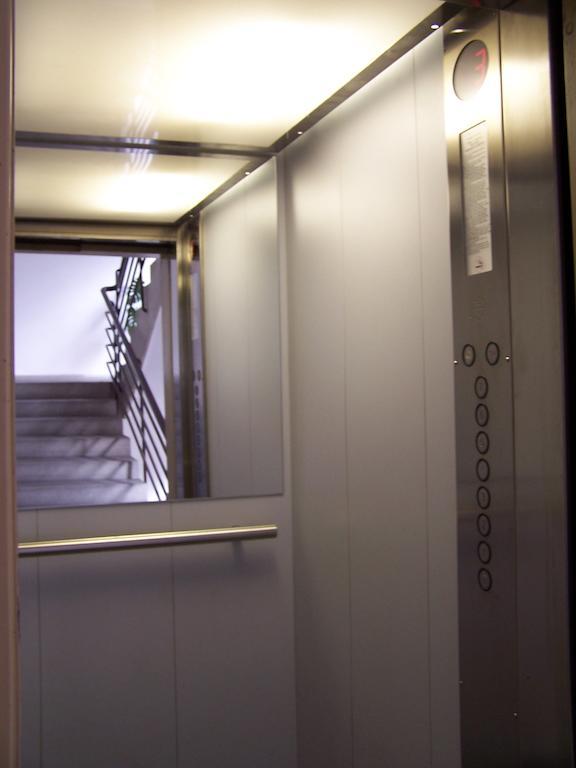 Apartment Sinko - Free Garage Parking, Central, 2 Bedrooms 4 Single Beds, Flexi Check-Out Budapesta Exterior foto
